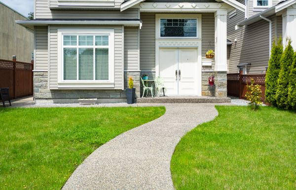 Concrete Path Construction in Everett